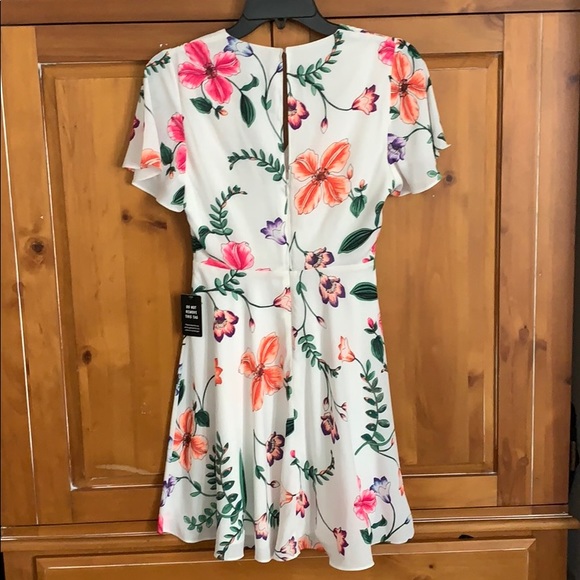 Dress - Picture 2 of 4